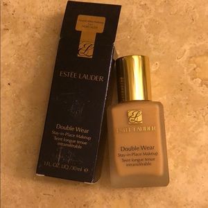 NWOT Estee Lauder Double Wear Makeup